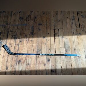 Bauer Nexus E4 RH Hockey stick